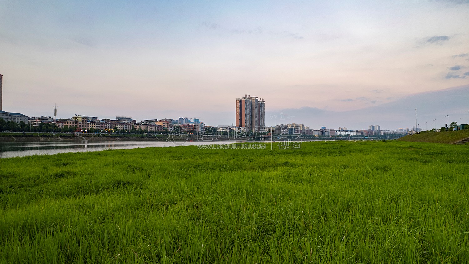 隆回碧桂园河岸草坪