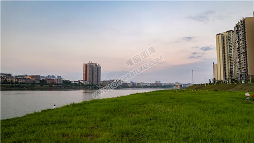 隆回碧桂园河岸草坪