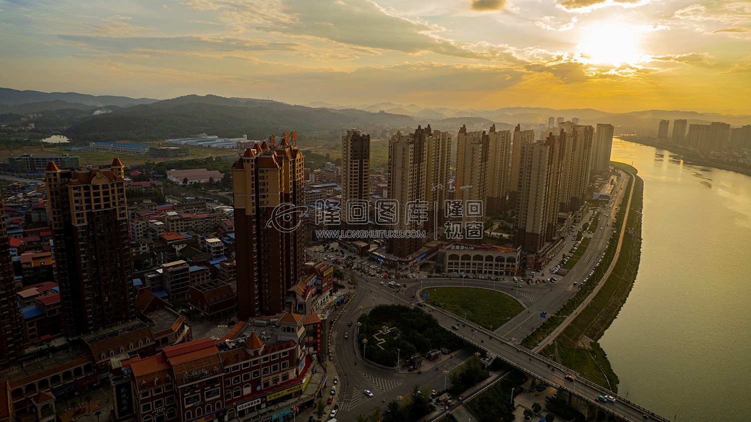 巴黎新城 滨江新城河边风光