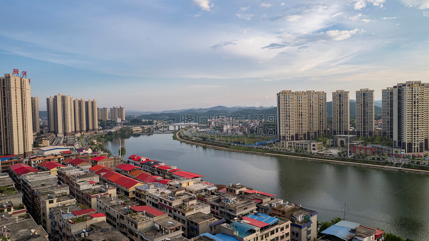 紫霞园往江语城方向