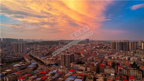 隆回县城粉色天空