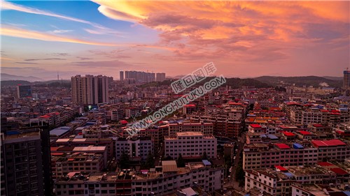 隆回县城粉色天空