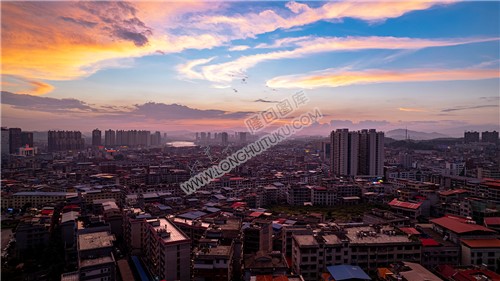 隆回县城粉色天空