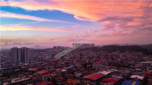 隆回县城粉色天空