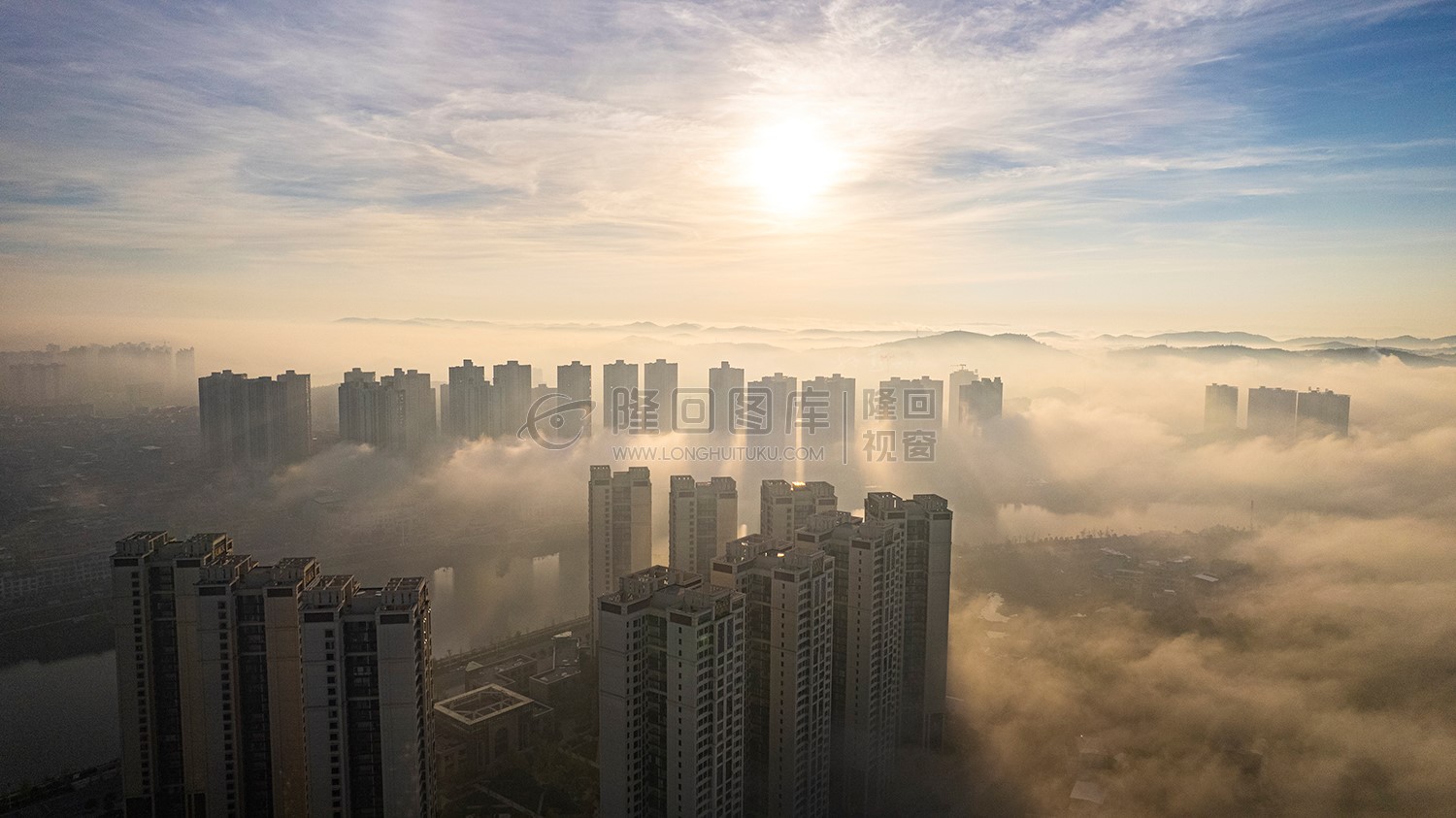 江语城往辰河世家方向