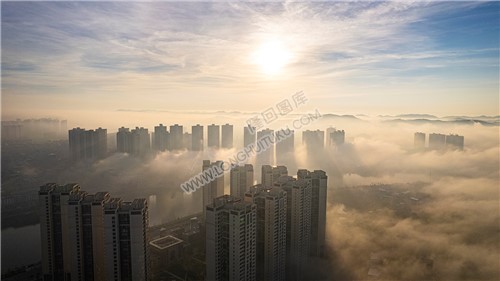 江语城往辰河世家方向