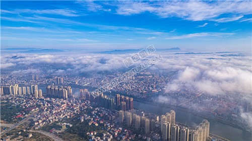 巴黎新城江语赧水河岸