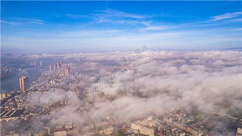 隆回县城晨雾