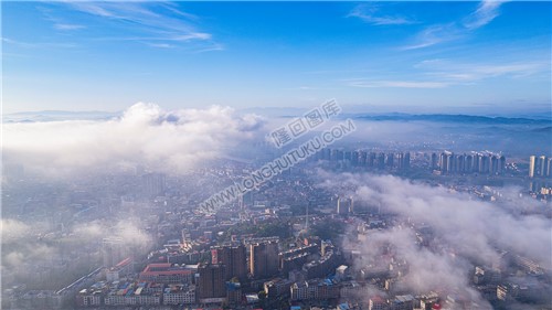 楚云学校往县城方向