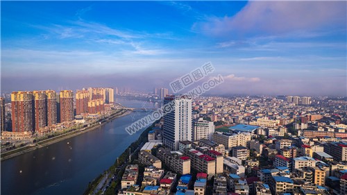 隆回人民医院巴黎新城方向