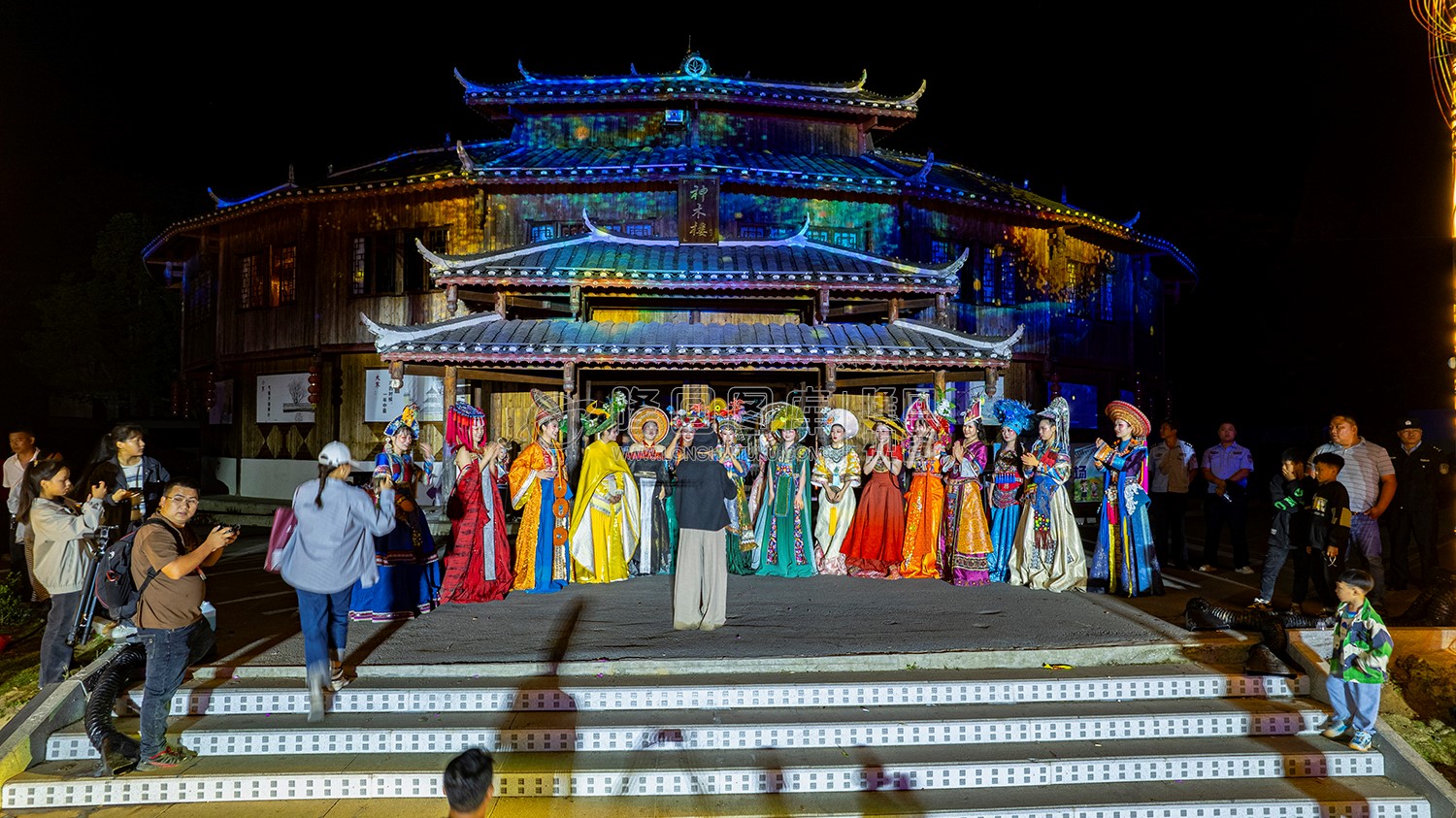 瑶王古寨里的神木楼