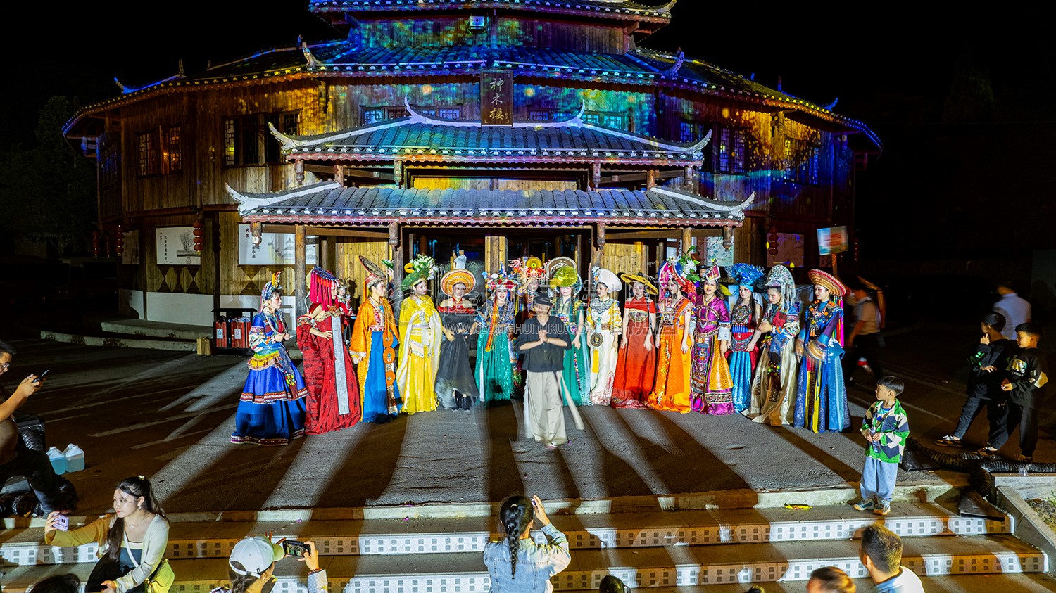 瑶王古寨里的神木楼