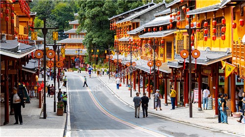 瑶王古寨里的神木楼