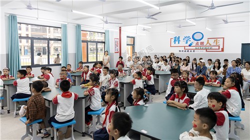 隆回芙蓉学校首届科技节