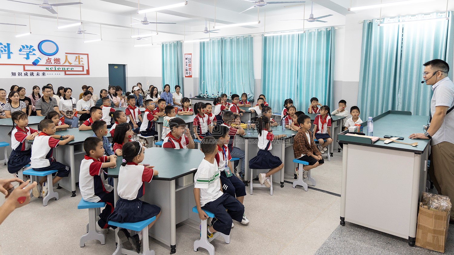 隆回芙蓉学校首届科技节