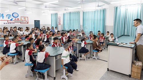 隆回芙蓉学校首届科技节