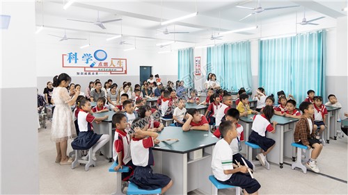 隆回芙蓉学校首届科技节