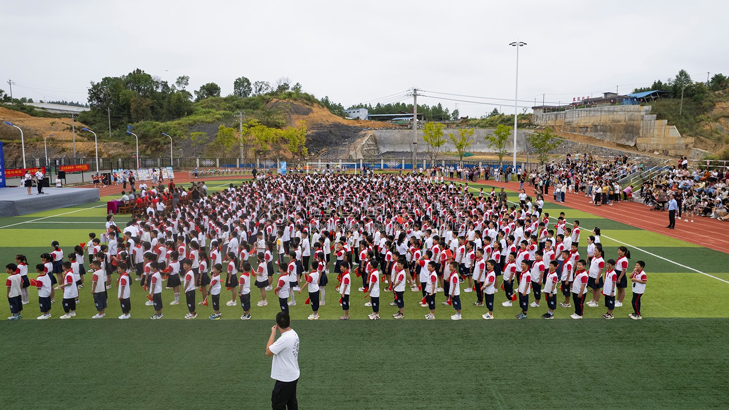 隆回芙蓉学校学生们