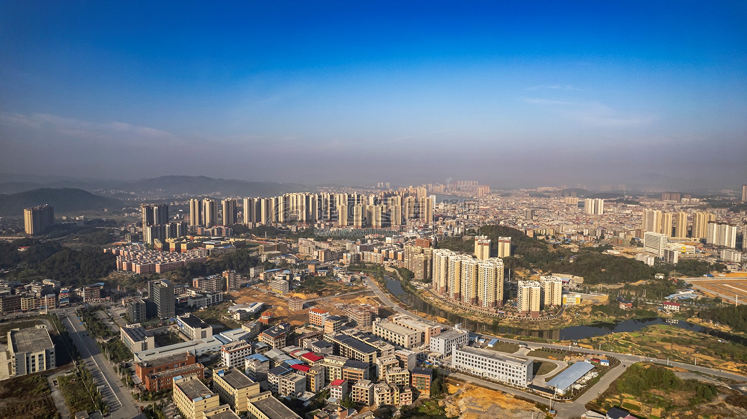 罗家大岭看隆回全景