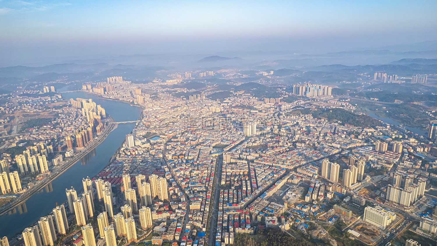 罗家大岭看隆回全景