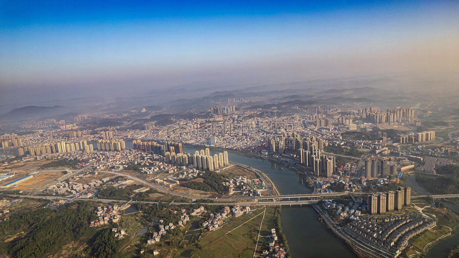 罗家大岭看隆回全景