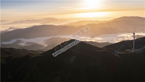 白马山的云海与日出