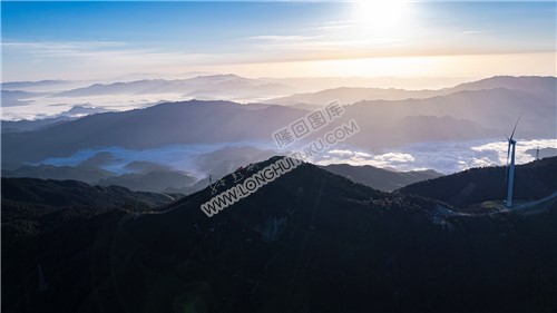 白马山的云海与日出