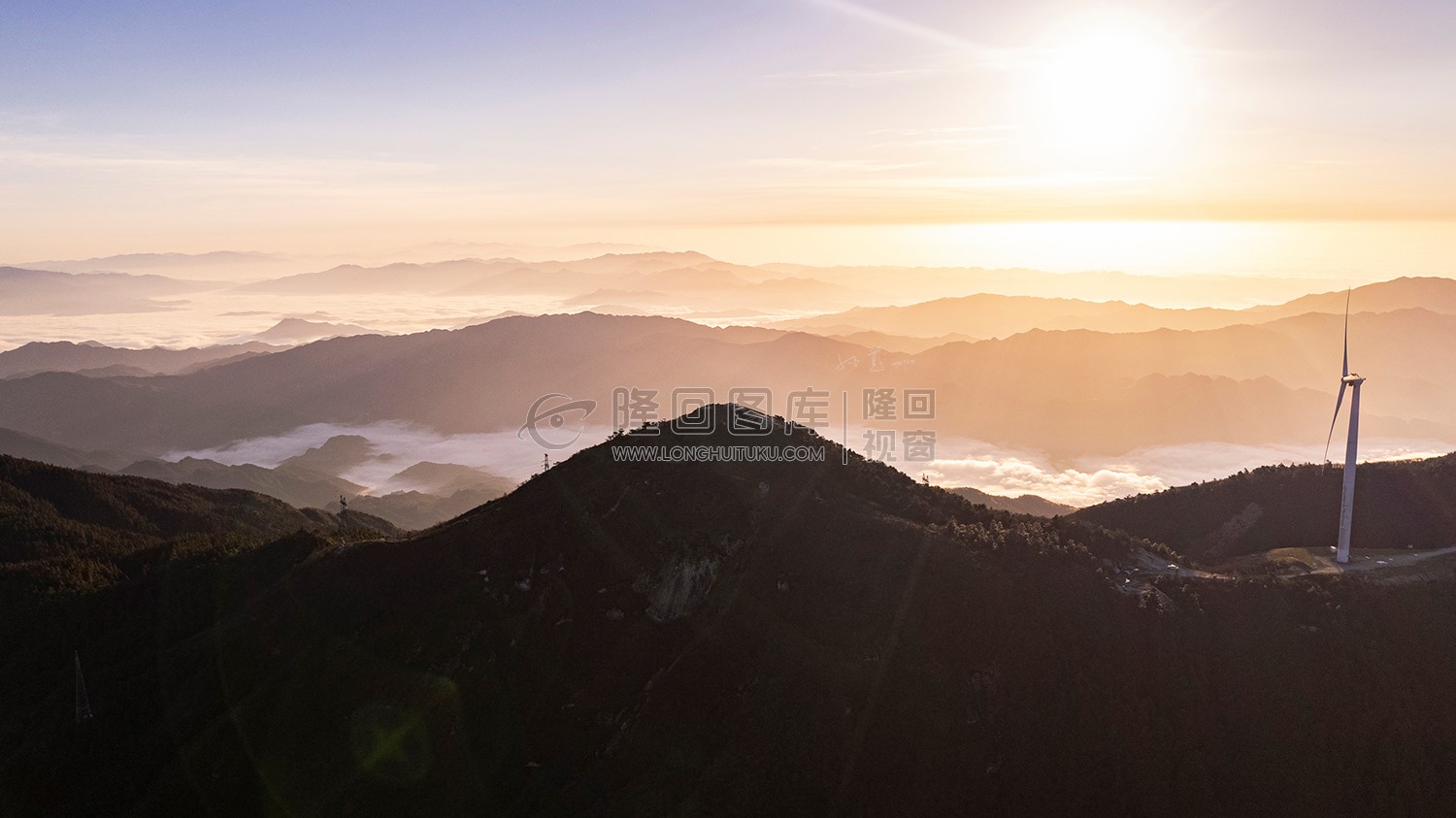 白马山的云海与日出