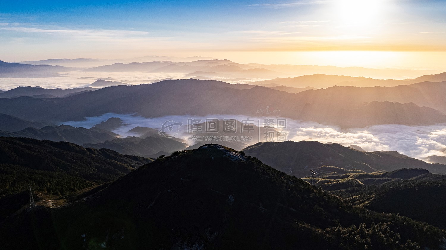 白马山的云海与日出