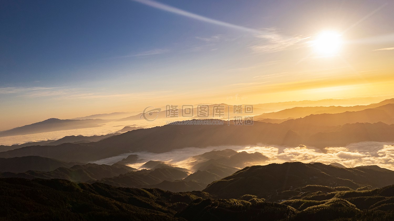 白马山的云海与日出