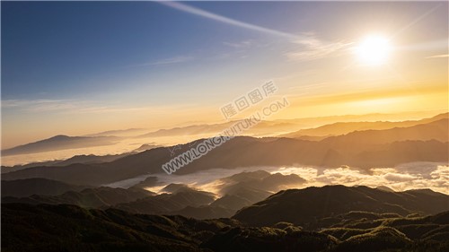 白马山的云海与日出