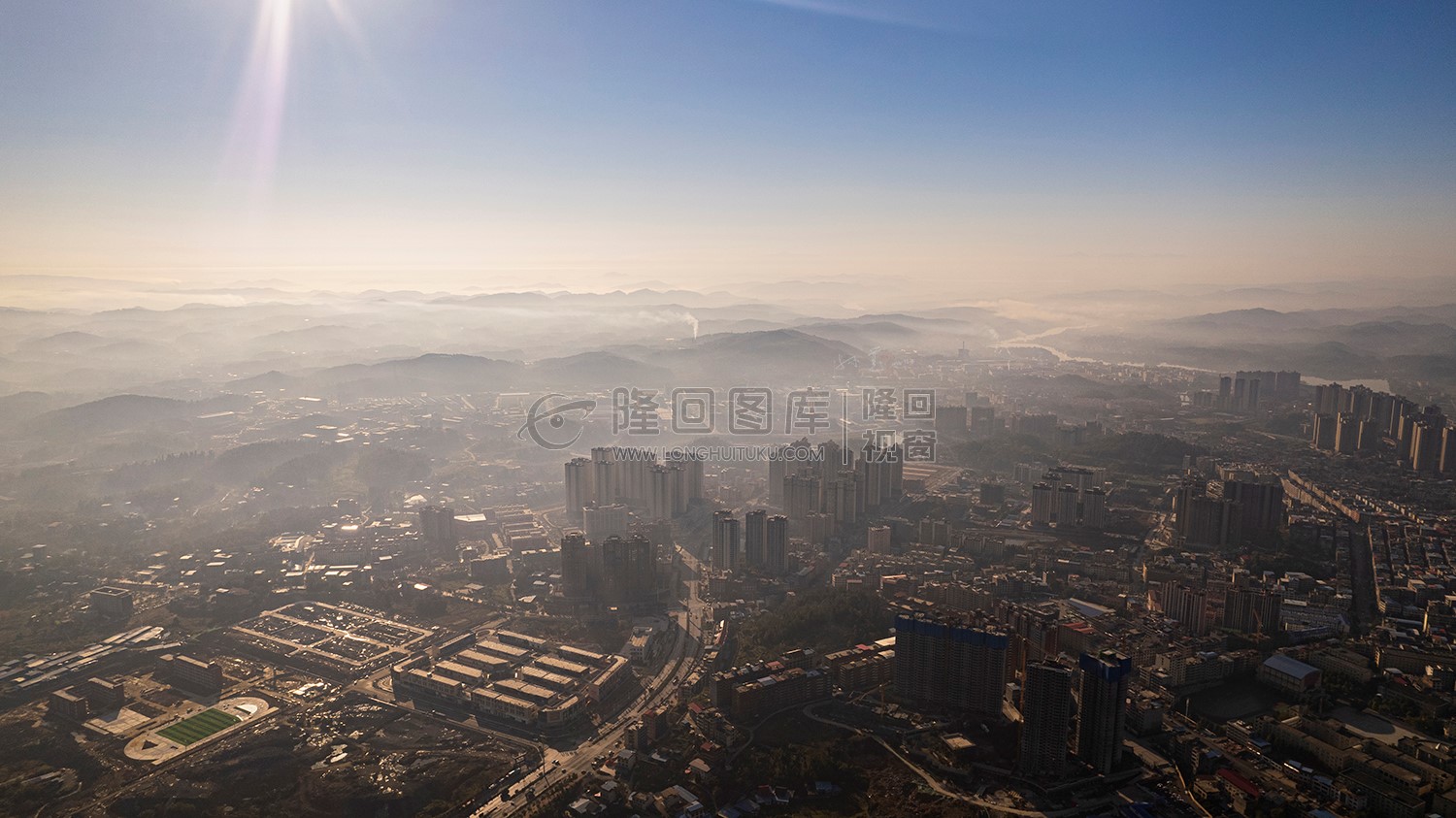 城东学校方大丽家方向