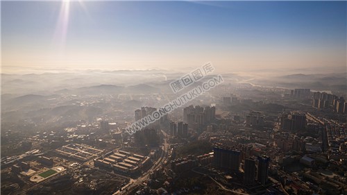 城东学校方大丽家方向