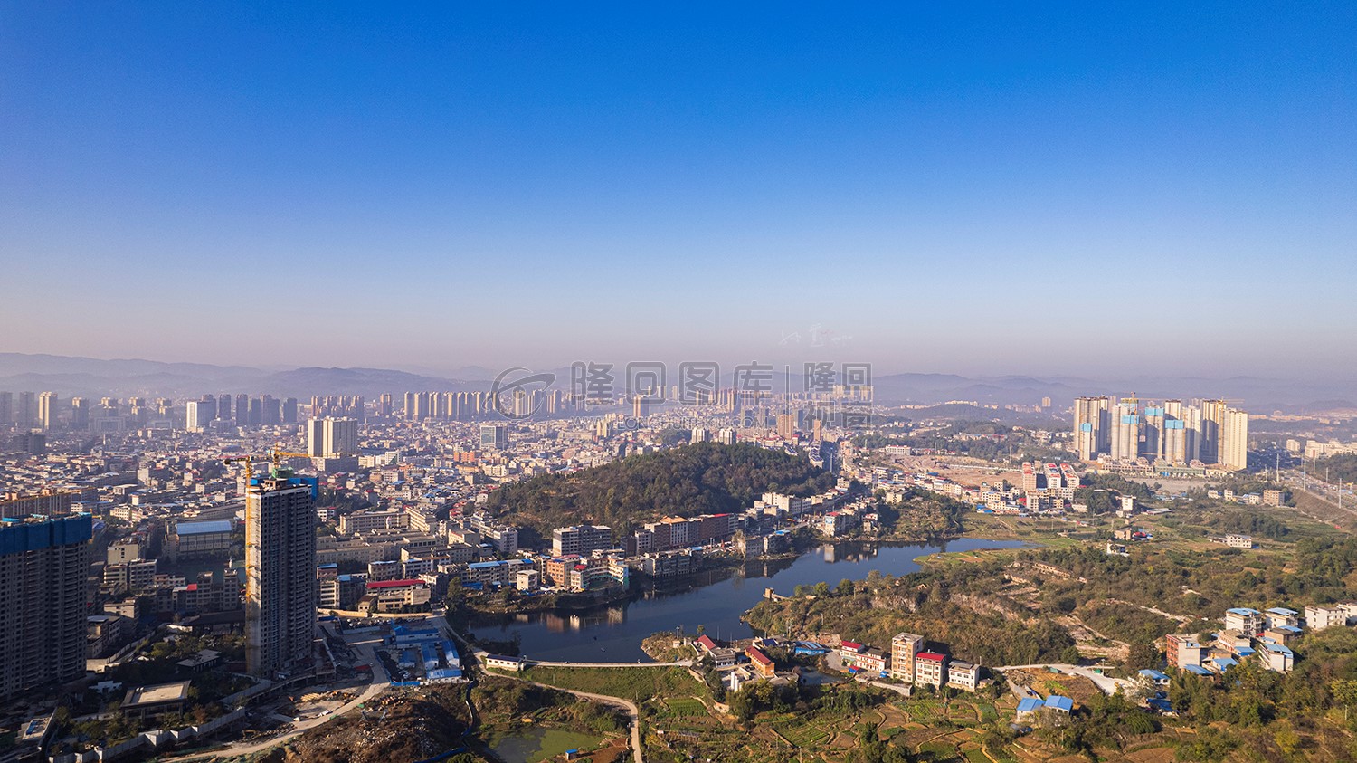 荷叶塘水库附近