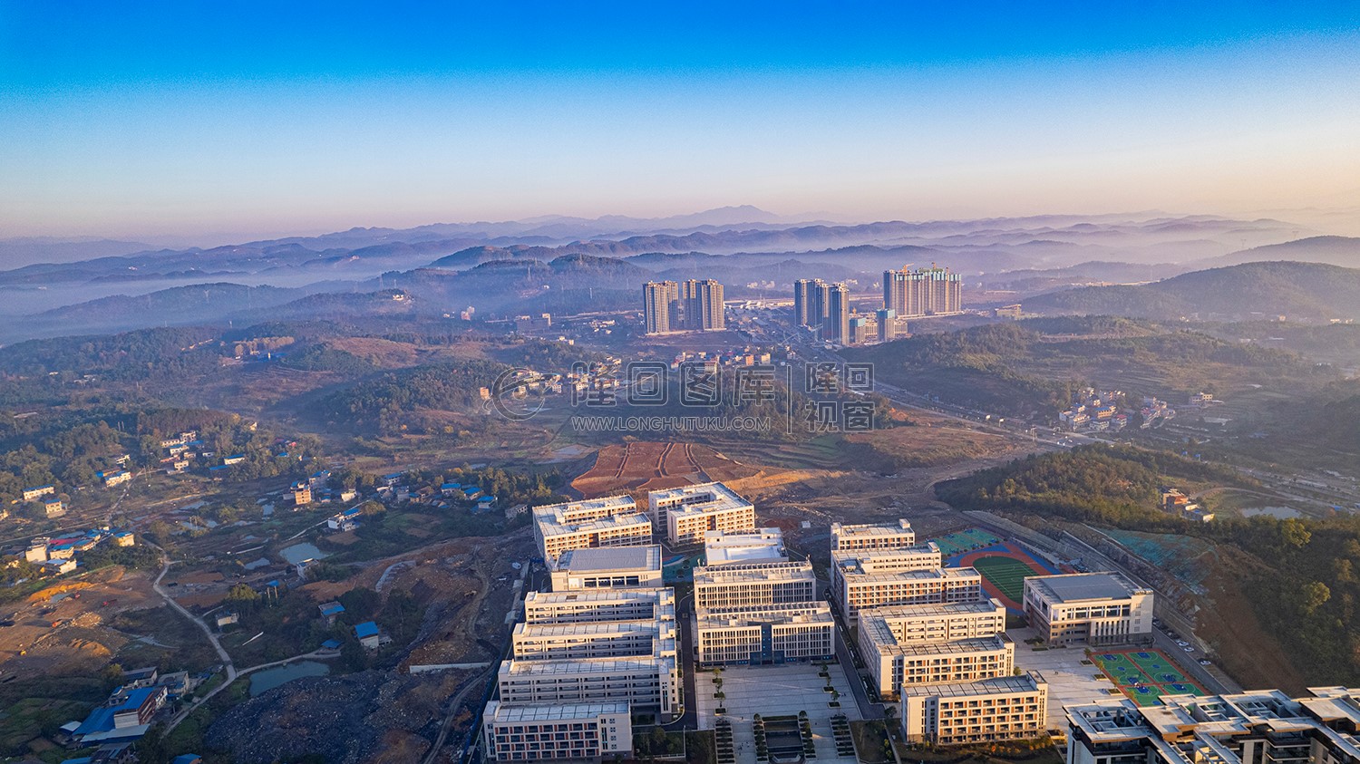 恒祥学校高铁站方向