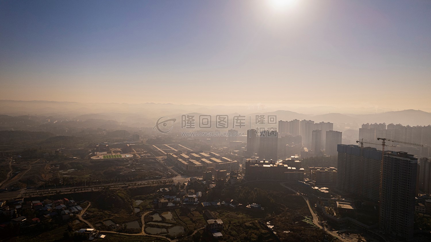 隆回方大丽家城东学校方向