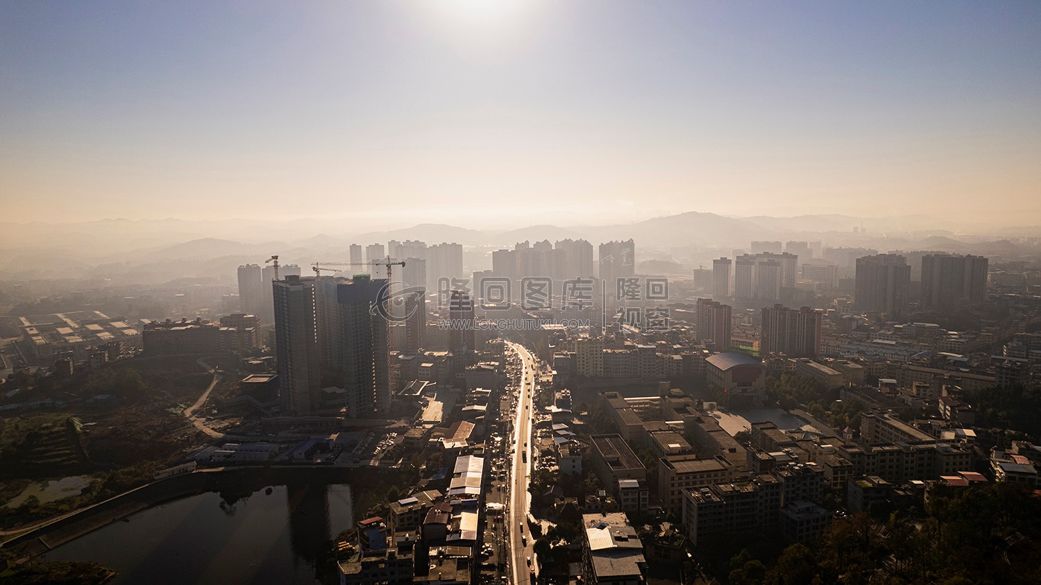 隆回荷叶塘水库万和学校周边