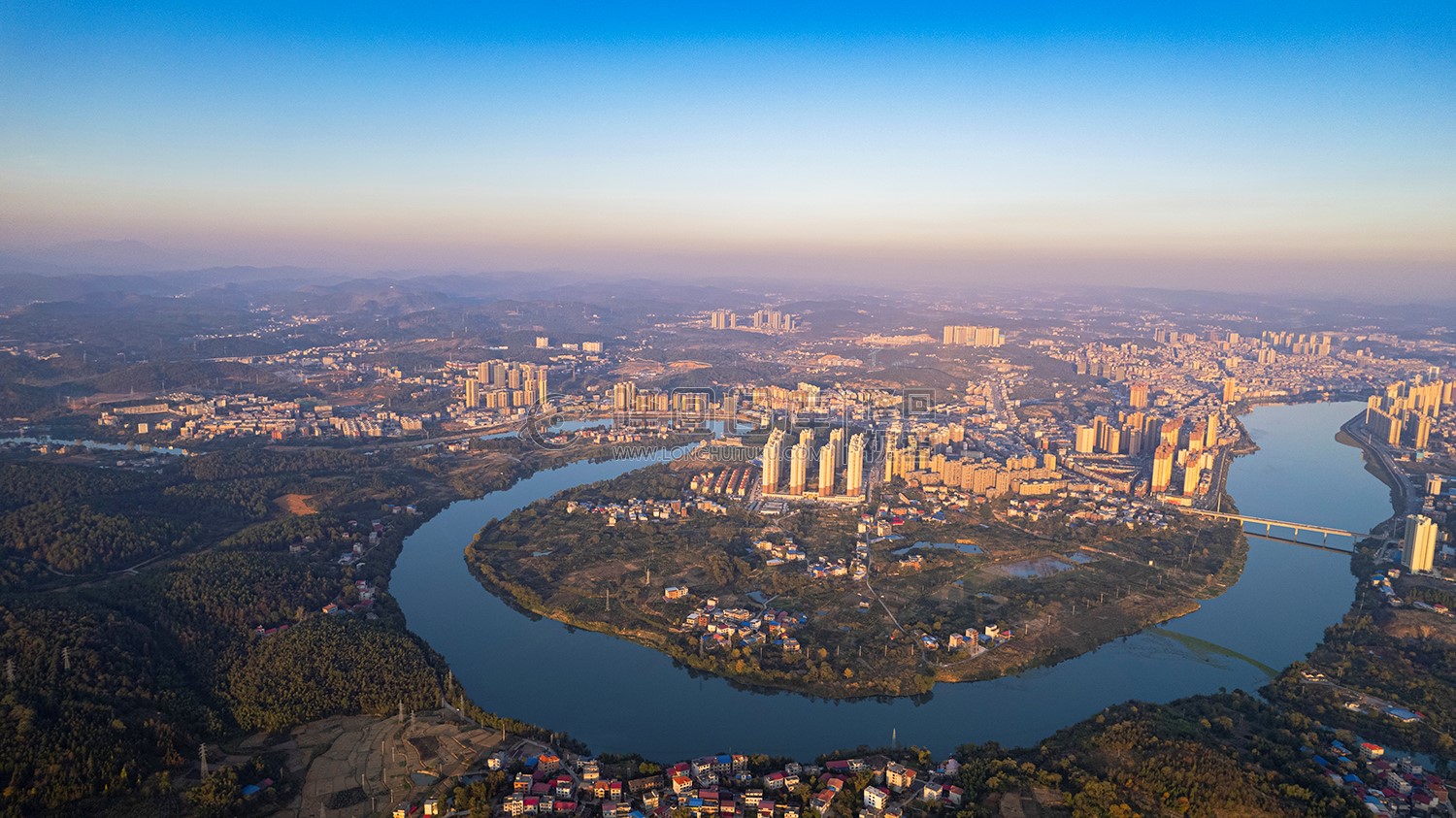 西城首府 方大桂花城方向