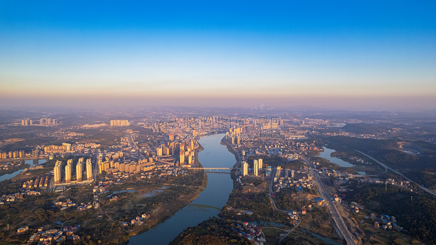 三阁司方向看隆回县城