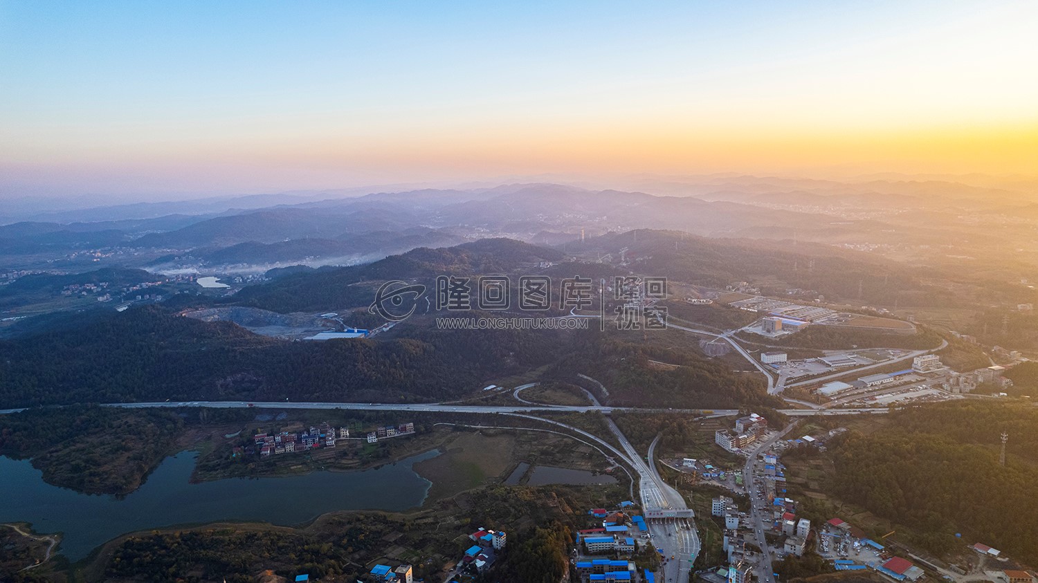 三八水库沪昆高速隆回收费站入口