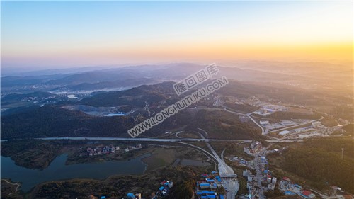 三八水库沪昆高速隆回收费站入口