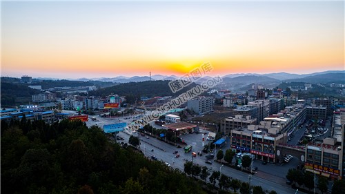 隆回华运汽贸城 高速收费站