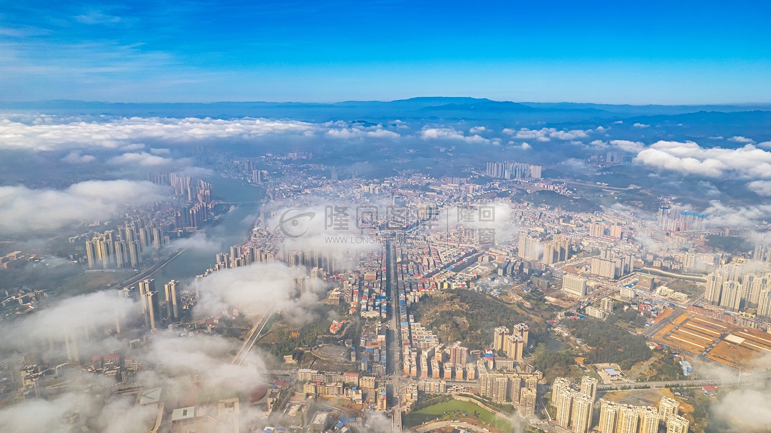 东看隆回县城全景