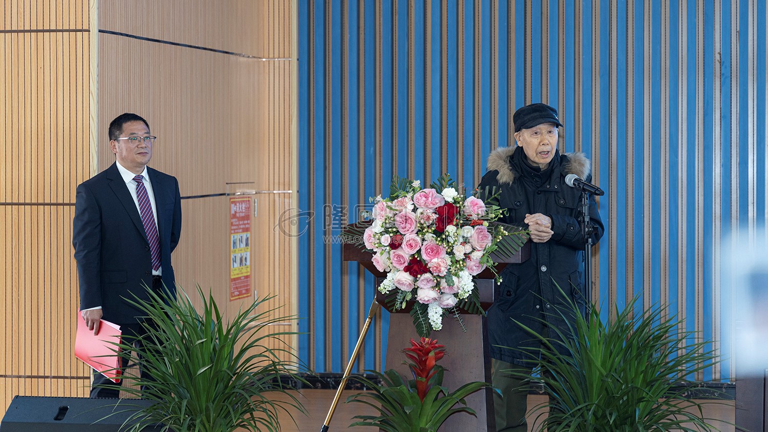 学校第一任校长王德辉讲述学校发展故事