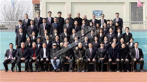 商贸旅游系教师合影