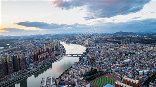 隆回一中大桥河岸