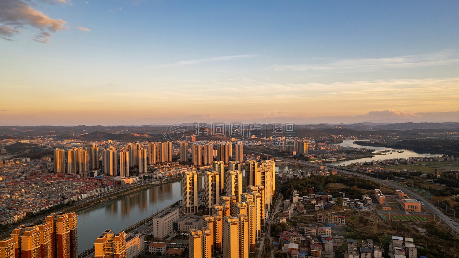 隆回江语城往辰河世家方向