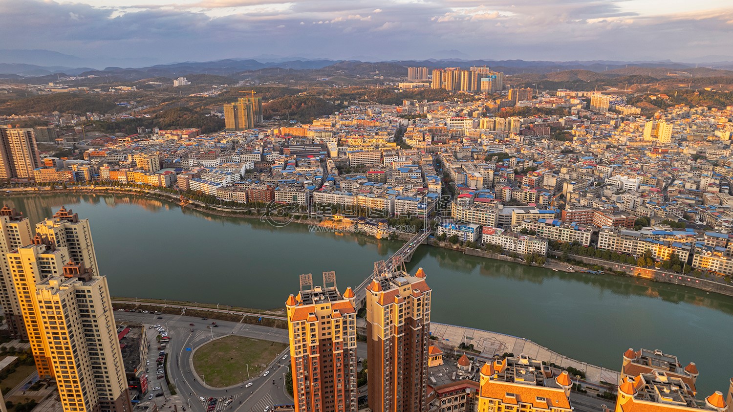 隆回大桥旁巴黎新城滨江国际