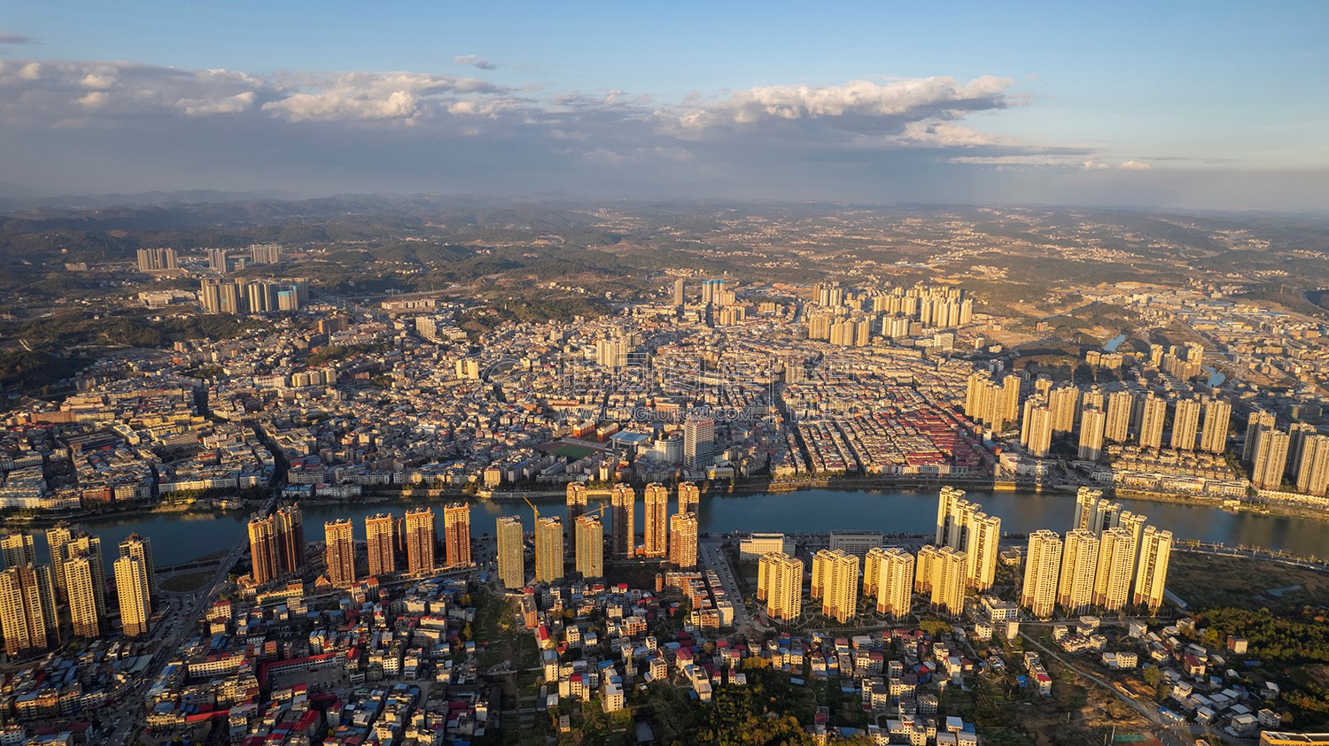 隆回江语城往紫霞园方向