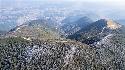 隆回大东山冬日雾凇，山脊雪景